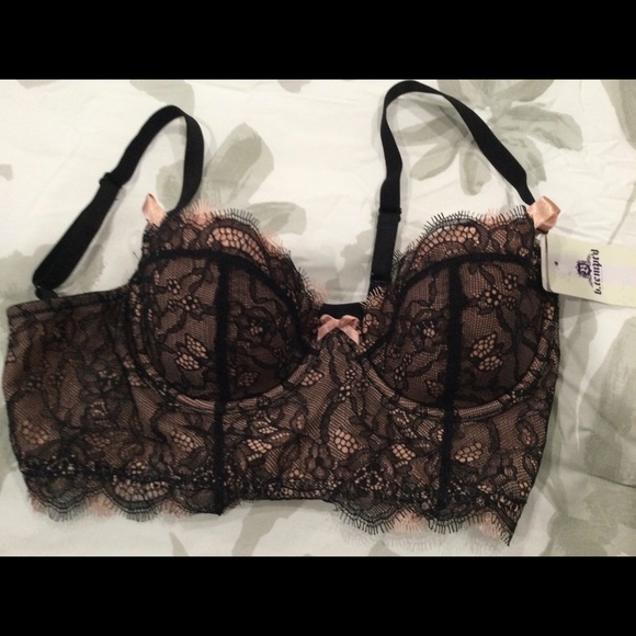 B.Tempt’d Bra, Size S, NWT - Picture 3 of 3